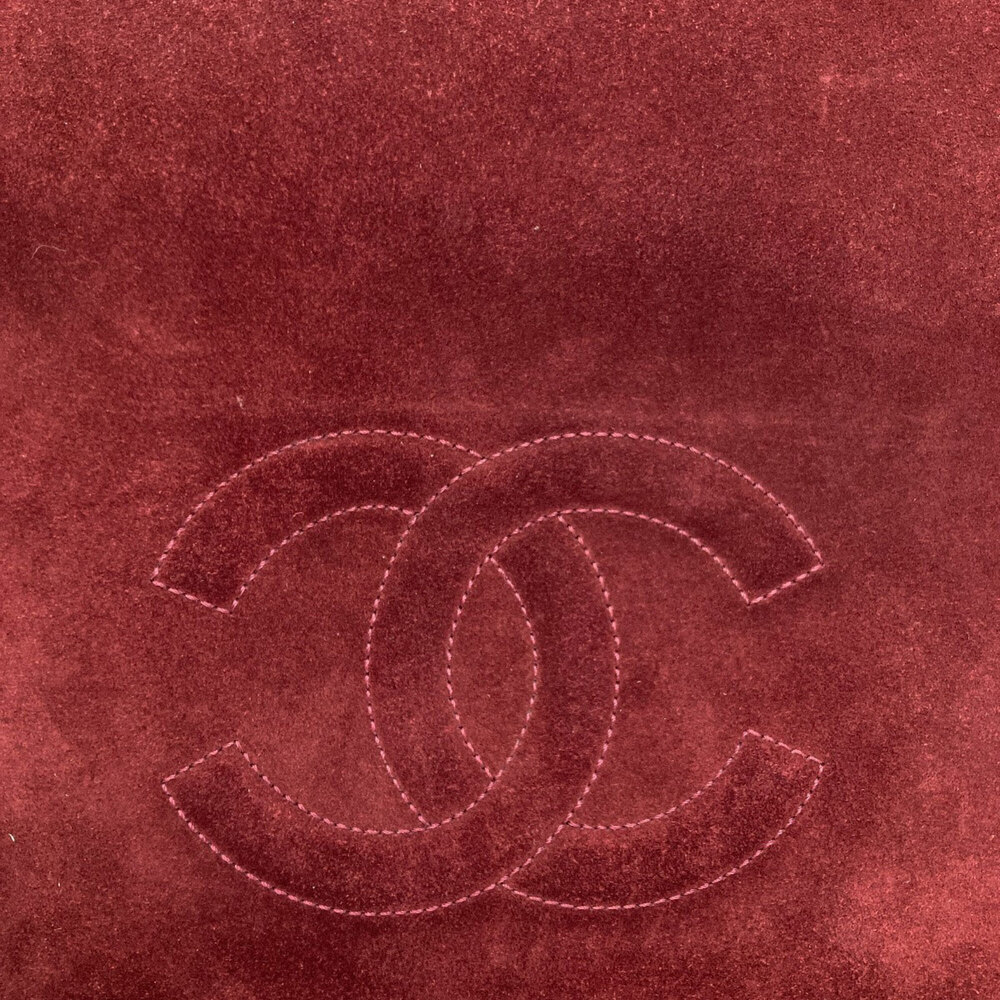 CHANEL Red Logo Tote Bag - Picture 13 of 16